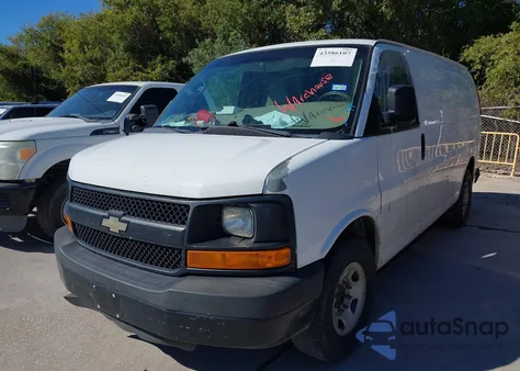 2013 Chevrolet Express 2500 Work Van z USA, uszkodzony, nr VIN 1GCWGFBA5D1142505